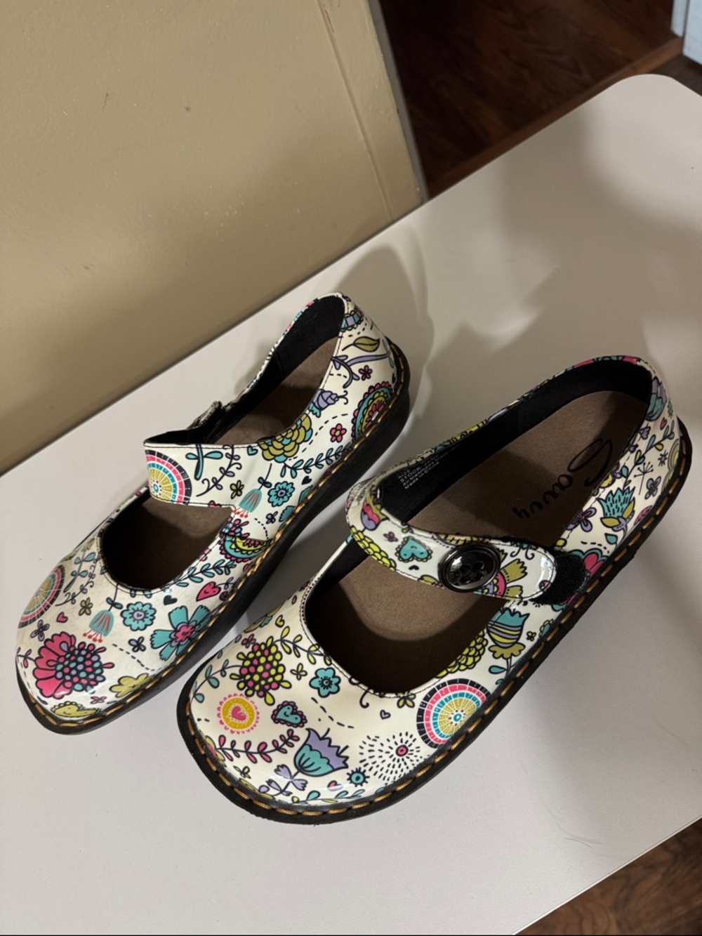 Savvy JANE Floral Mary Jane Shoes in White Pink Blue Velcro Slip Resistant